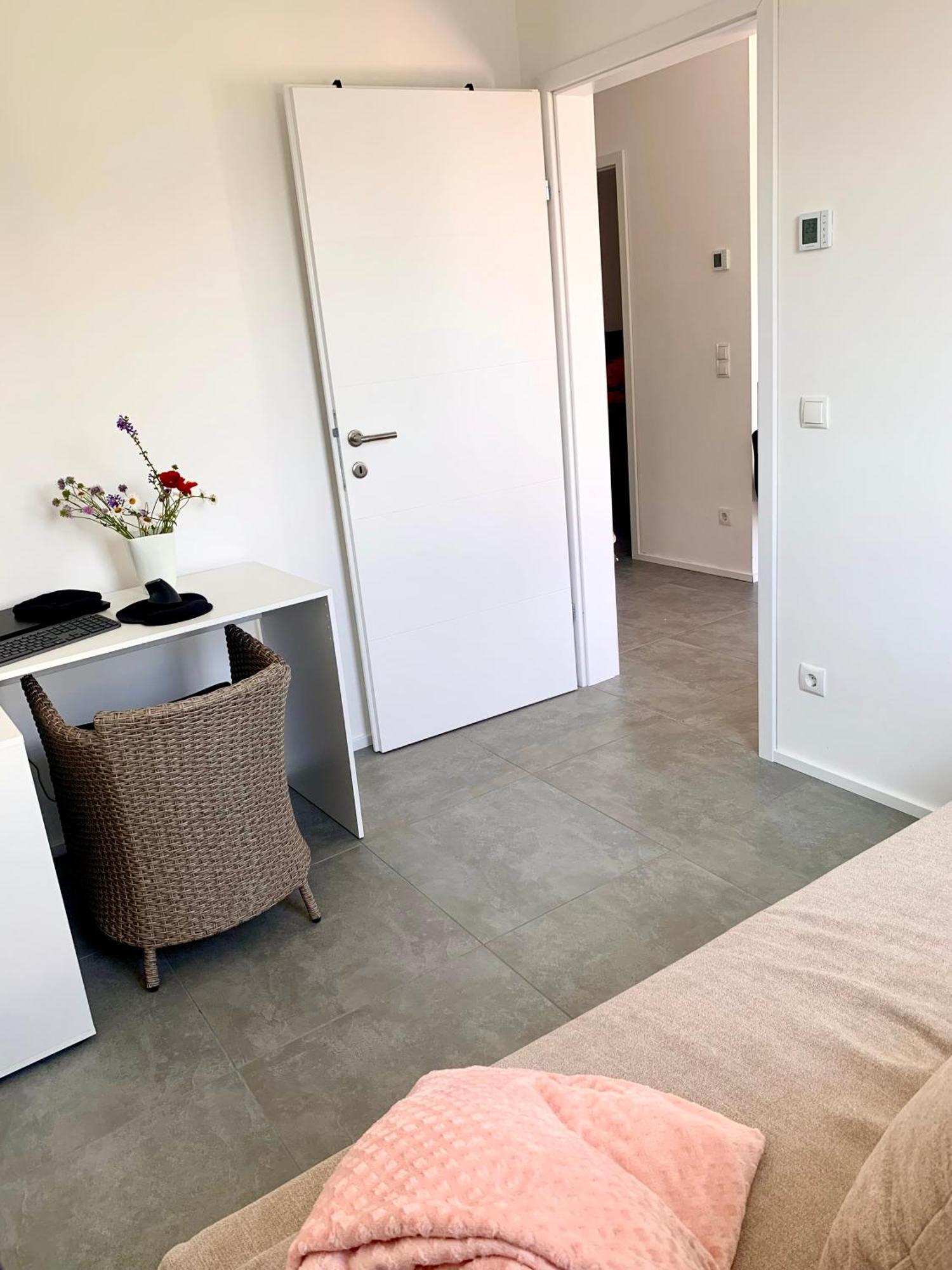 וולדן אם וורתרסי Woerthersee-Appartements מראה חיצוני תמונה